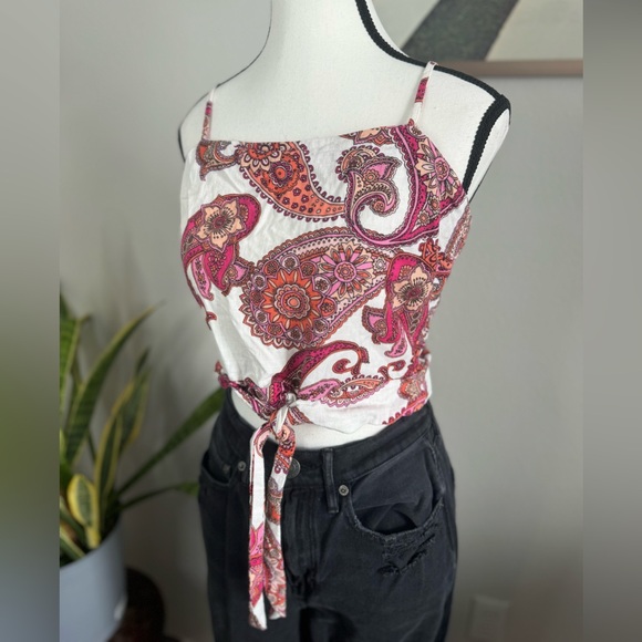 Express Paisley Crop Top - Picture 1 of 6